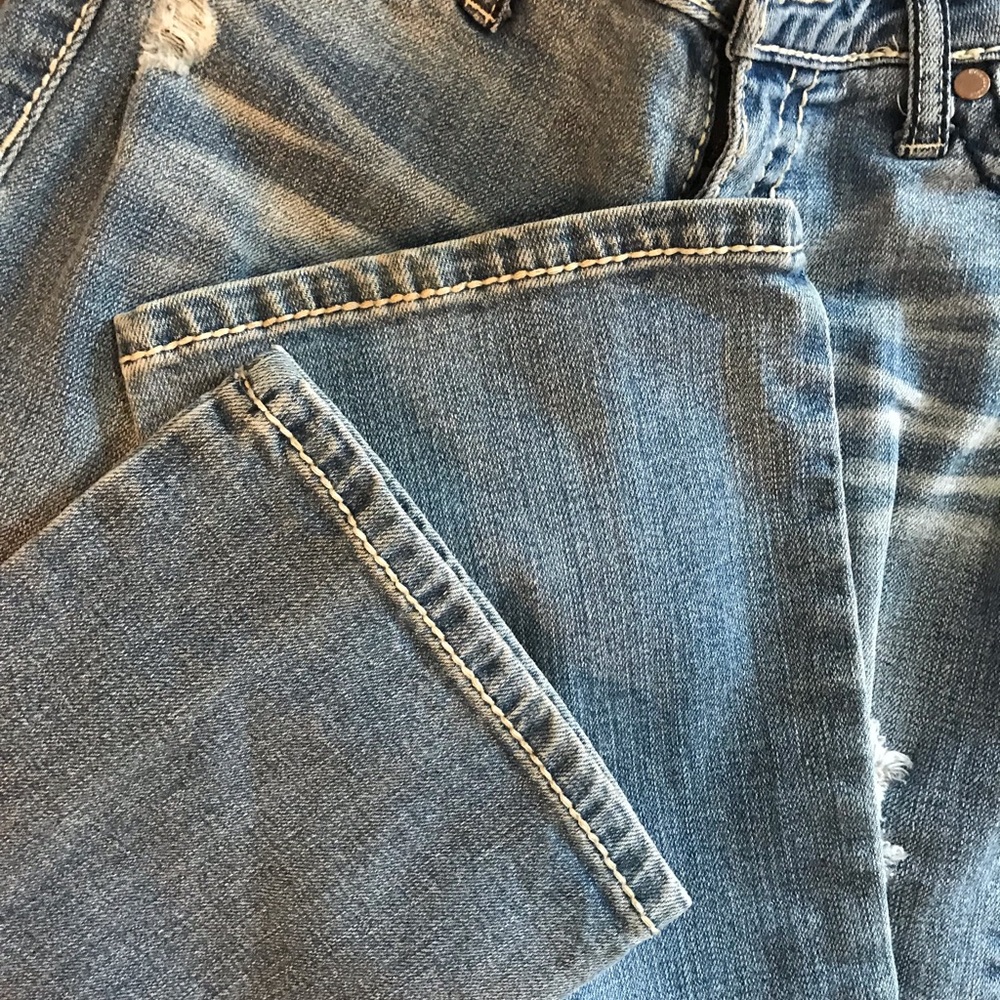 Distressed jeans - Picture 3 of 3